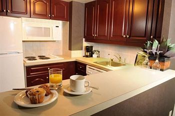 Bostonian Executive Suites Hotel 3*